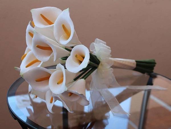 Свадебный букет невесты из живых цветов своими руками