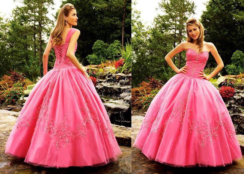 Розовое платье – для женственного образа